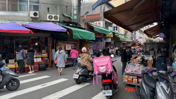 越南「200億大軍」奇襲台北商圈:一場用河粉與店面寫下的階級翻身血淚史 | M傳媒